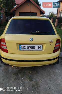 Хетчбек Skoda Fabia 2001 в 