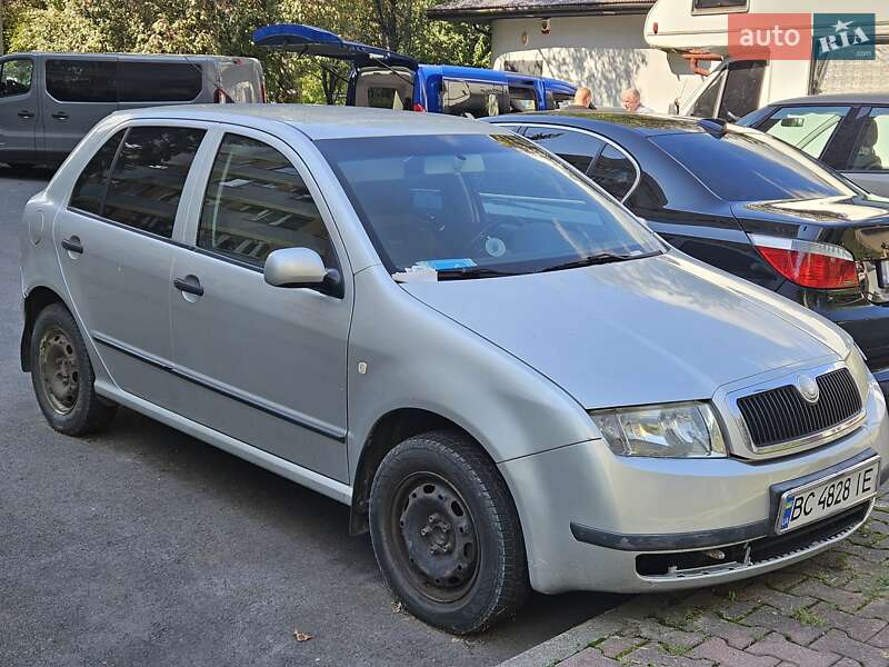 Седан Skoda Fabia 2003 в Львові