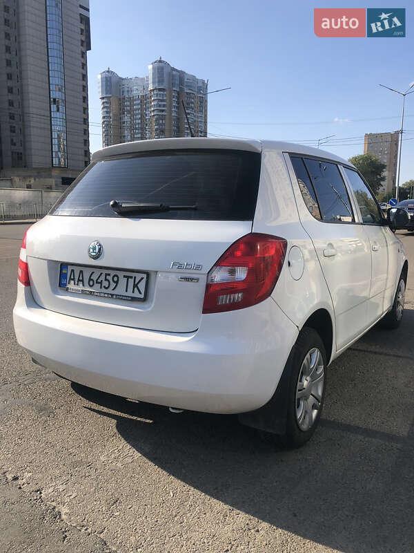 Хэтчбек Skoda Fabia 2012 в Киеве фото 2 Хэтчбек Skoda Fabia 2012 в Киеве