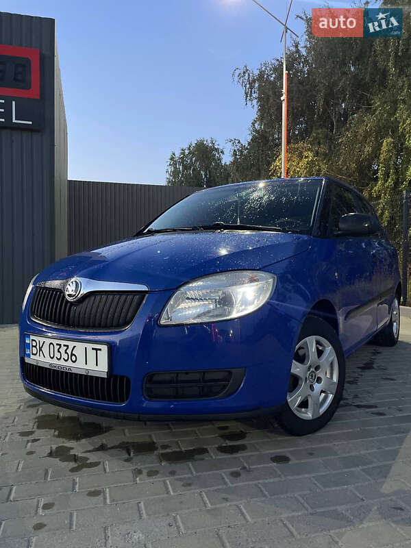 Хэтчбек Skoda Fabia 2009 в Ровно