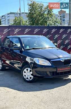 Хэтчбек Skoda Fabia 2011 в 