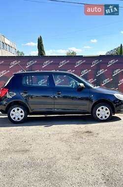 Хэтчбек Skoda Fabia 2011 в 