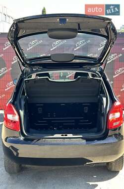 Хэтчбек Skoda Fabia 2011 в 