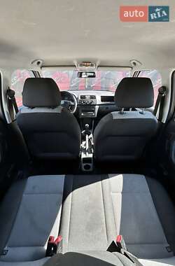 Хэтчбек Skoda Fabia 2011 в 