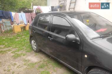 Хэтчбек Skoda Fabia 2003 в 