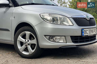 Хэтчбек Skoda Fabia 2011 в 