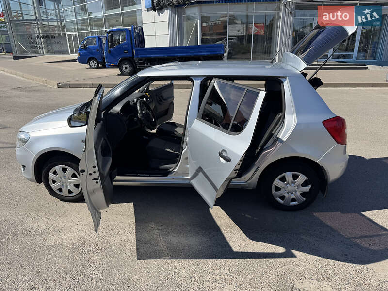 Хэтчбек Skoda Fabia 2011 в Полтаве