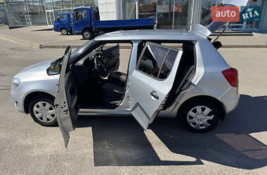 Хэтчбек Skoda Fabia 2011 в 