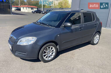 Хетчбек Skoda Fabia 2009 в Дніпрі
