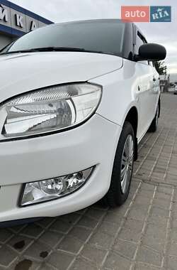 Хэтчбек Skoda Fabia 2012 в 