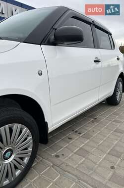 Хэтчбек Skoda Fabia 2012 в 