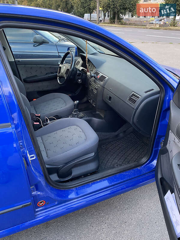 Универсал Skoda Fabia 2004 в Чернигове