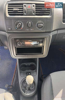 Хэтчбек Skoda Fabia 2011 в 