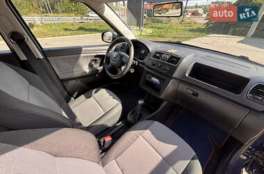 Хэтчбек Skoda Fabia 2011 в 