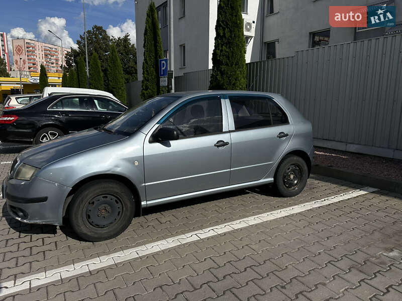 Хэтчбек Skoda Fabia 2005 в Ровно