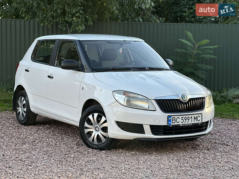 Хэтчбек Skoda Fabia 2011 в Дрогобыче