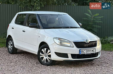 Хэтчбек Skoda Fabia 2011 в 