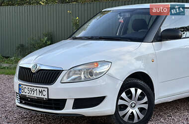 Хэтчбек Skoda Fabia 2011 в 