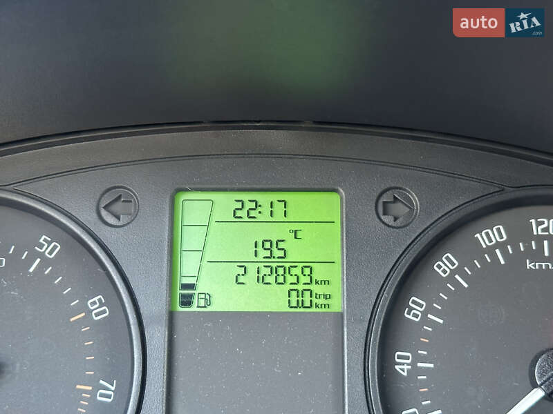 Хэтчбек Skoda Fabia 2011 в Дрогобыче