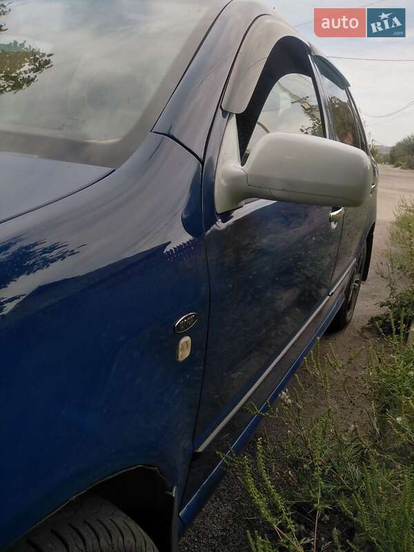 Хетчбек Skoda Fabia 2002 в Марганці