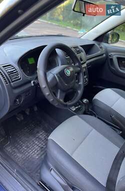 Хэтчбек Skoda Fabia 2011 в 