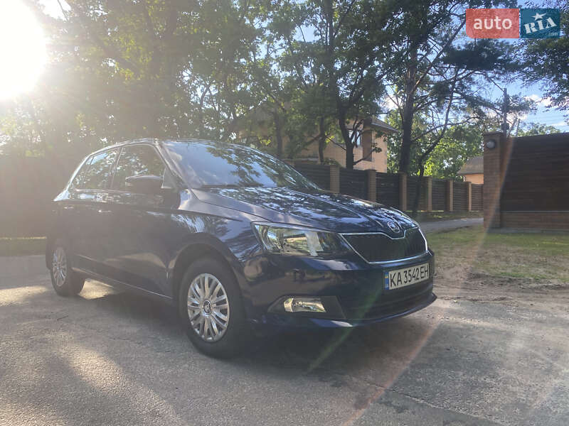 Хэтчбек Skoda Fabia 2016 в Киеве