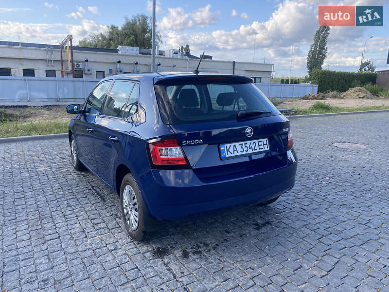 Хэтчбек Skoda Fabia 2016 в Киеве