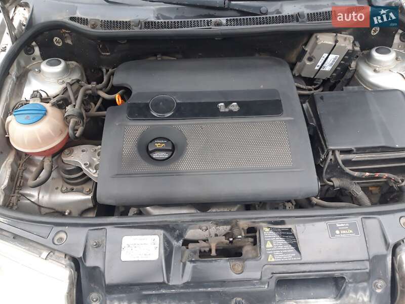 Седан Skoda Fabia 2004 в Львове