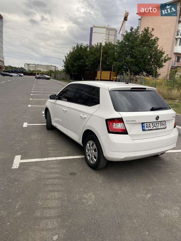 Хетчбек Skoda Fabia 2016 в Черкасах