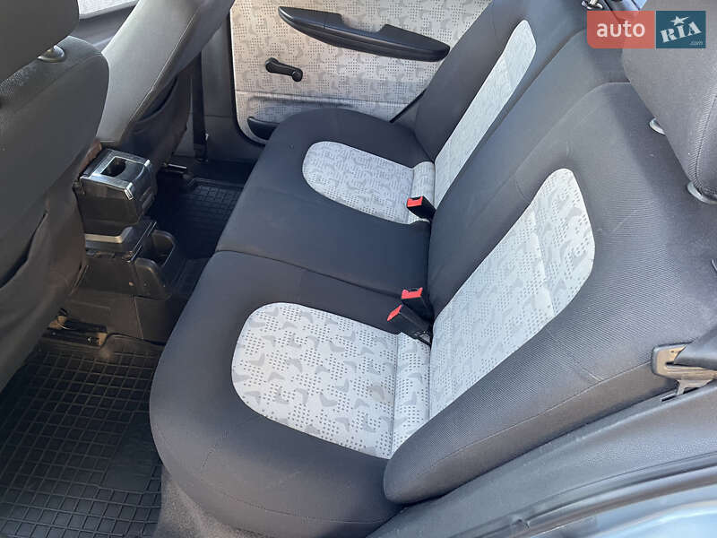 Універсал Skoda Fabia 2002 в Покрові