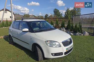Хэтчбек Skoda Fabia 2008 в 