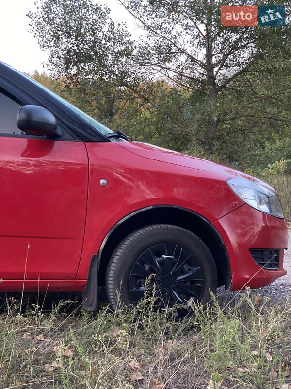 Хэтчбек Skoda Fabia 2014 в Кременчуге