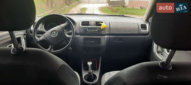 Хэтчбек Skoda Fabia 2008 в Днепре