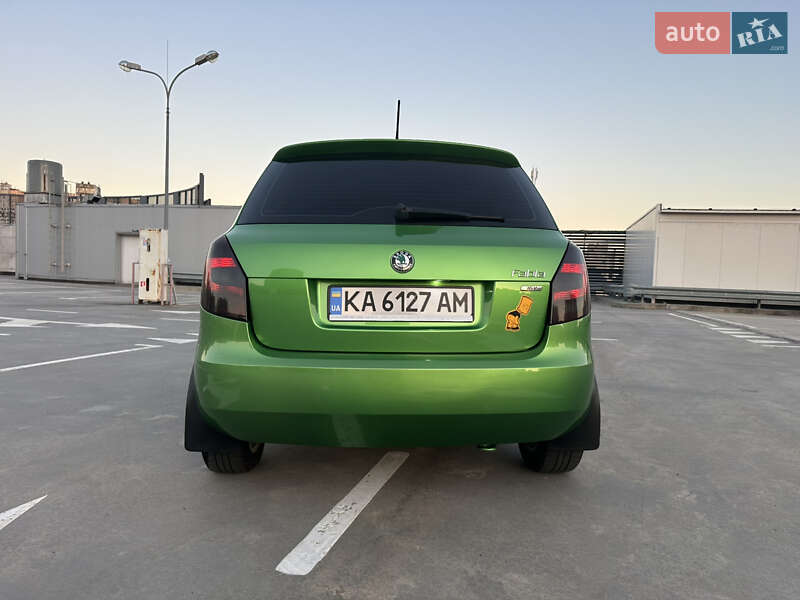 Хетчбек Skoda Fabia 2012 в Києві