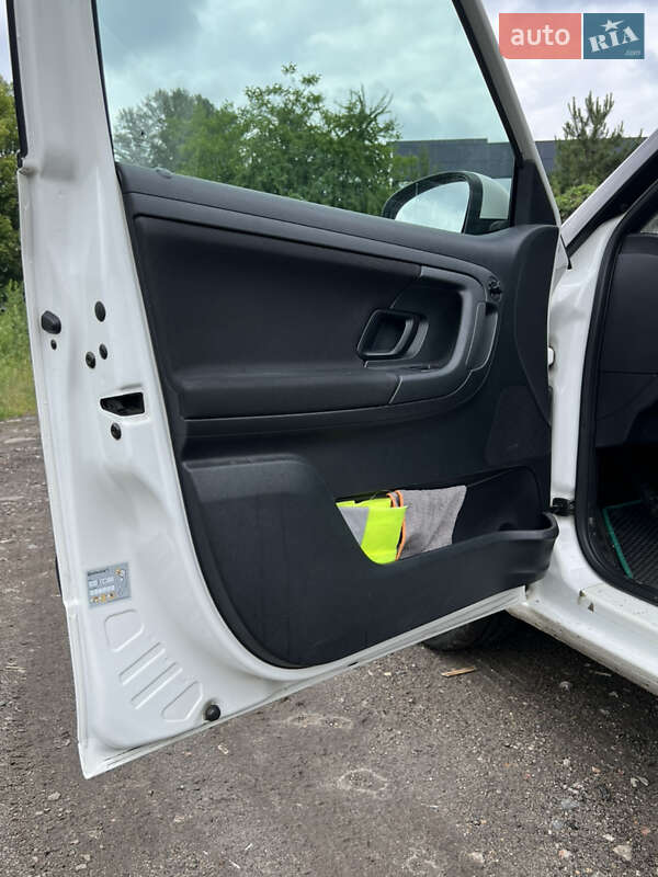 Универсал Skoda Fabia 2011 в Киеве фото 13 Универсал Skoda Fabia 2011 в Киеве