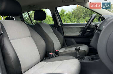 Хэтчбек Skoda Fabia 2010 в 