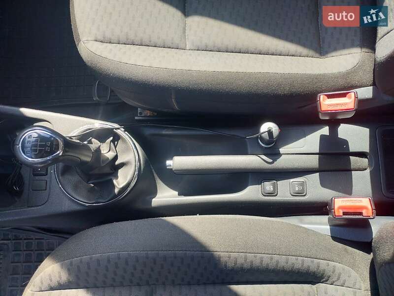 Універсал Skoda Fabia 2011 в Полтаві