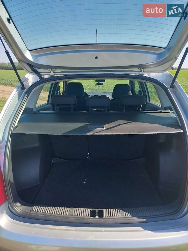 Універсал Skoda Fabia 2011 в Полтаві