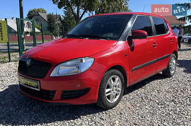 Хэтчбек Skoda Fabia 2012 в 