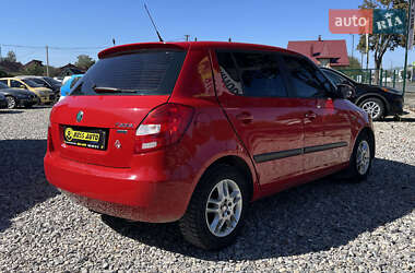 Хэтчбек Skoda Fabia 2012 в 