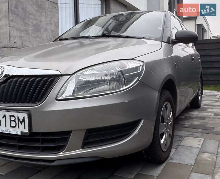 Хетчбек Skoda Fabia 2012 в Софіївській Борщагівці фото 4 Хетчбек Skoda Fabia 2012 в Софіївській Борщагівці