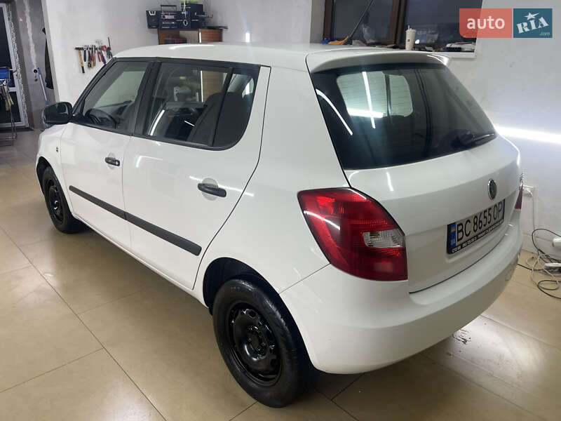 Хэтчбек Skoda Fabia 2012 в Львове
