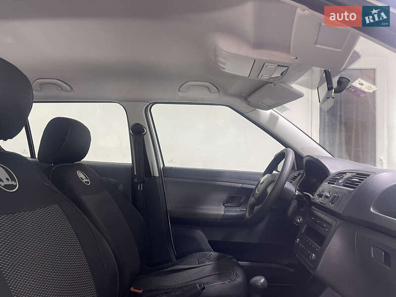 Хэтчбек Skoda Fabia 2012 в Львове