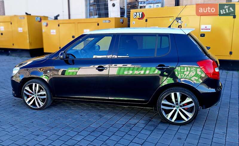 Хэтчбек Skoda Fabia 2010 в Львове