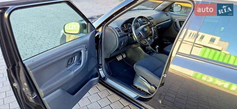 Хэтчбек Skoda Fabia 2010 в Львове