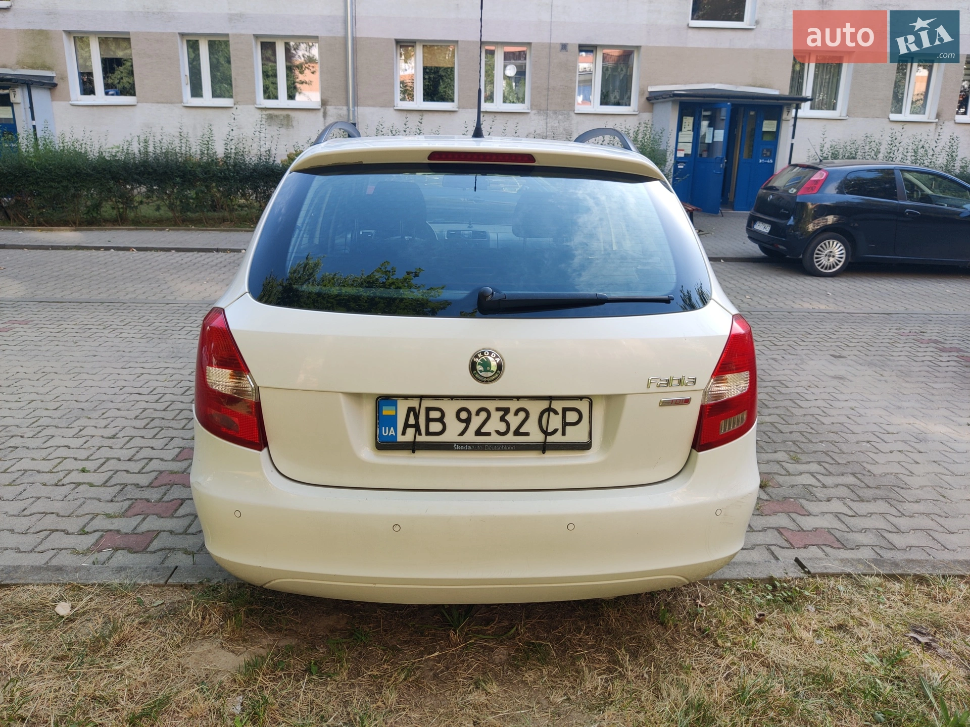 2011 Skoda Fabia - мініатюра 4