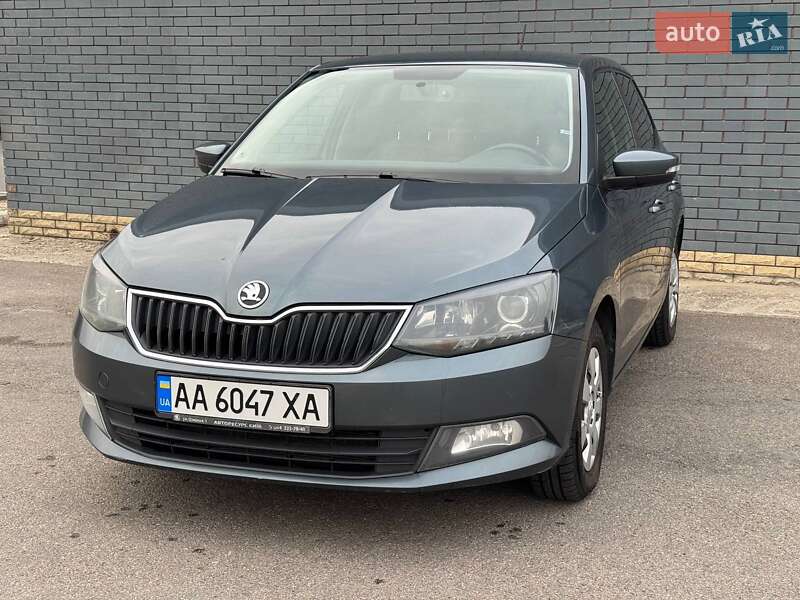 Хэтчбек Skoda Fabia 2018 в 