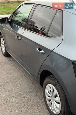 Хэтчбек Skoda Fabia 2018 в 