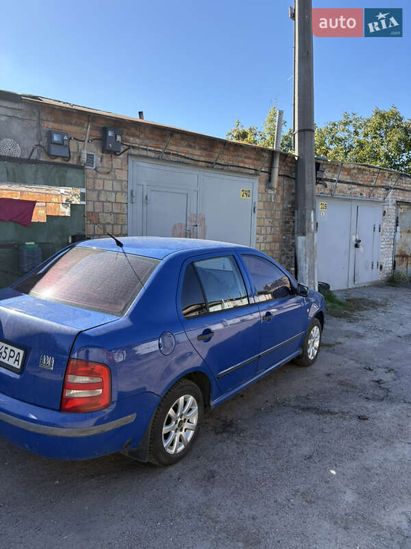 Седан Skoda Fabia 2003 в Білій Церкві