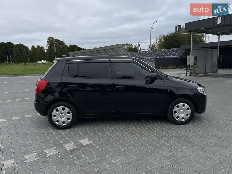 Хэтчбек Skoda Fabia 2009 в Владимире